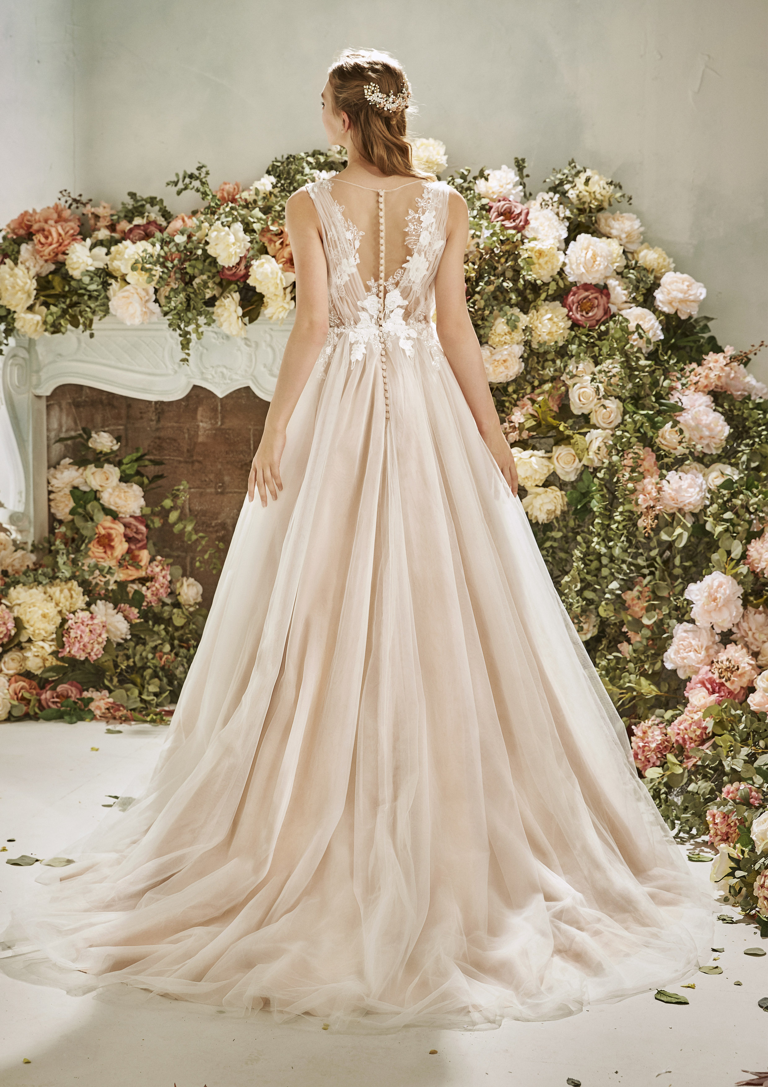 St Patrick La Sposa 2020 Wedding Dresses | Arabia Weddings