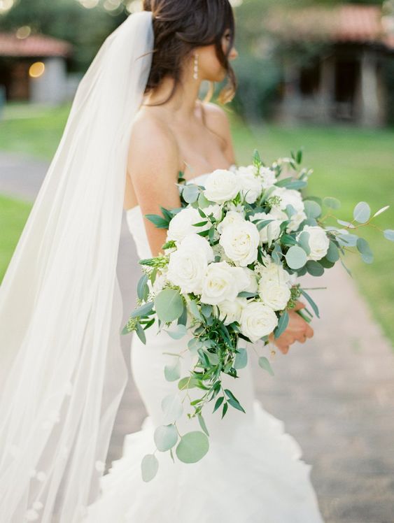 White Wedding Bouquet Ideas Arabia Weddings