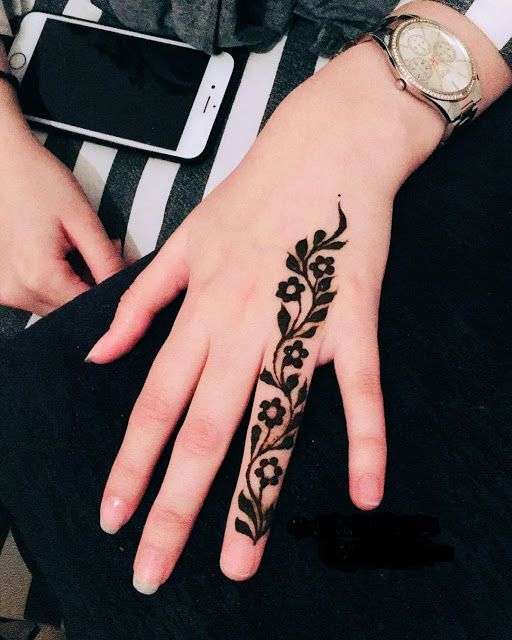 Top Rose Mehndi Designs To Be The Cynosure Of All Eyes