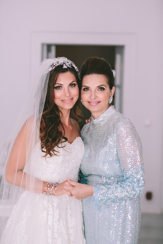 bride with mother