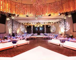 حزمة الزفاف الذهبية- فندق ومركز مؤتمرات لو ميريديان دبي