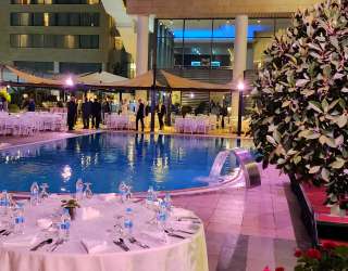 حزمة الزفاف الحصرية في الهواء الطلق في فندق كمبينسكي عمان
