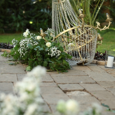 حفل زفاف لبناني يسطع بتفاصيل رومانسية