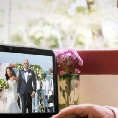 Share Your Wedding Through Live Streaming 