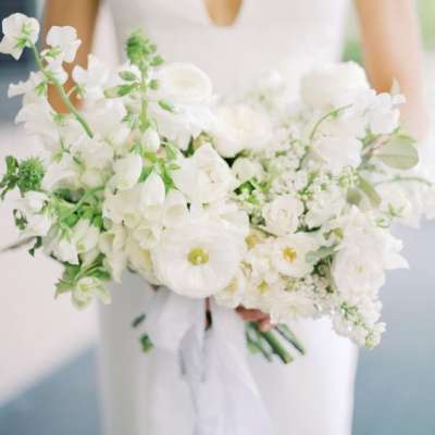 Pretty White Wedding Bouquet Ideas