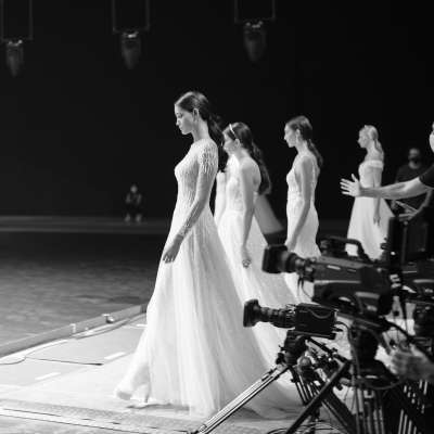 تفاصيل حفل أسبوع الموضة للعرائس في برشلونة