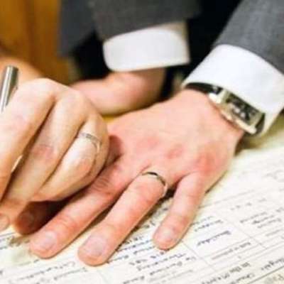 أبوظبي تتيح عقد الزواج المدني للسياح والمقيمين
