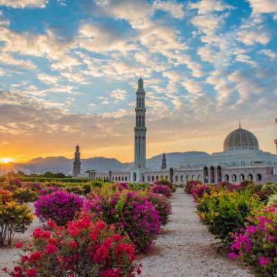 سلطنة عُمان تدشن منصة "Visit Oman" للحجز الإلكتروني