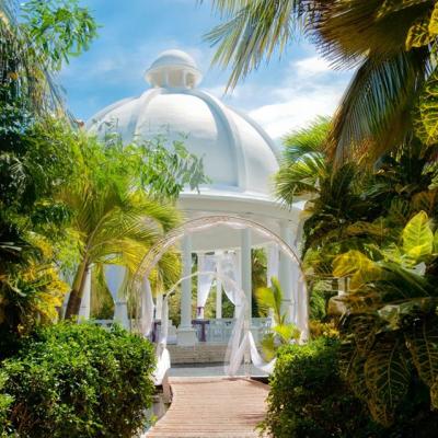 ميليا اوتيل آند ريستورز