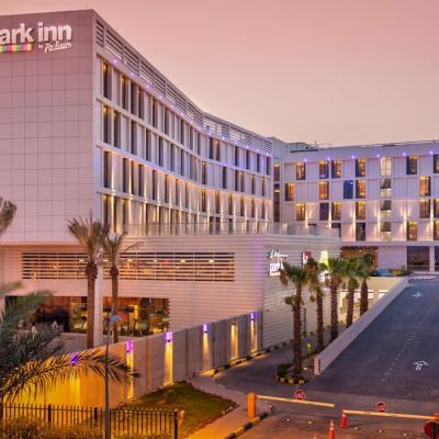 بارك ان باي راديسون اوتيل اند ابارتيمينتس