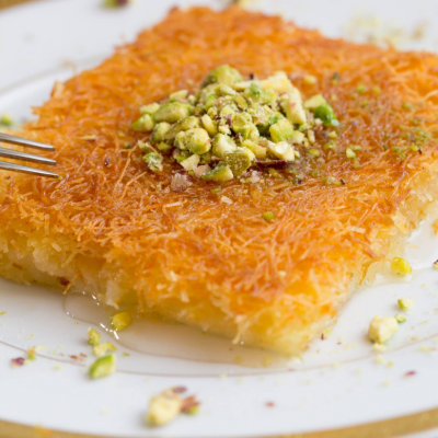 حلويات العكر الرياض