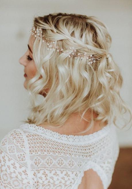 Bridal Hairstyles For Brides with Medium Length Hair