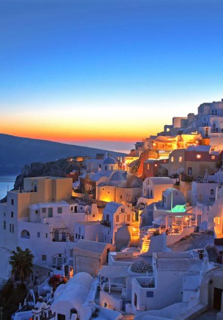 10 Best Things To Do in Santorini on Your Honeymoon
