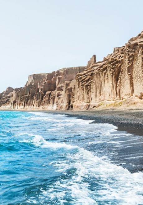 10 أشياء عليك القيام بها في جزيرة سانتوريني لشهر العسل