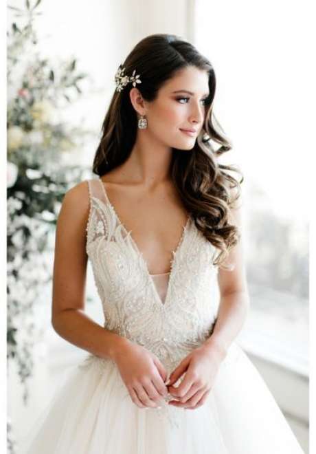 Hair Down Bridal Hairstyle Arabia Weddings