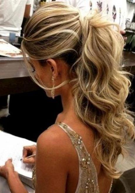 Beautiful Hairstyles For Your Engagement
