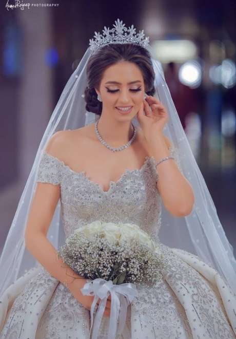 Bridal Hairstyles with Veils and Tiaras