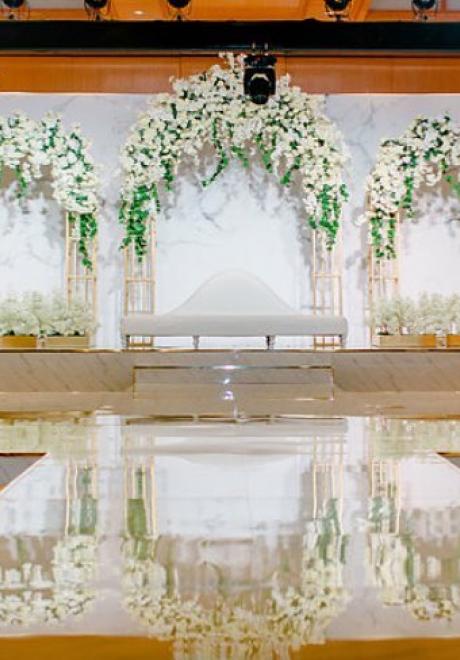 أجمل كوش أفراح بأنامل أشهر منظمي حفلات الزفاف في الإمارات