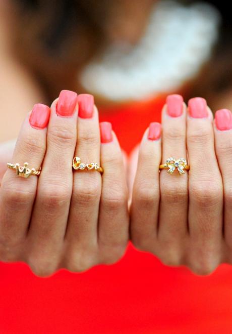 Mid Rings for The Stylish Bride