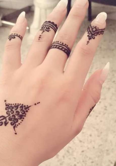 Simple Henna Design 10