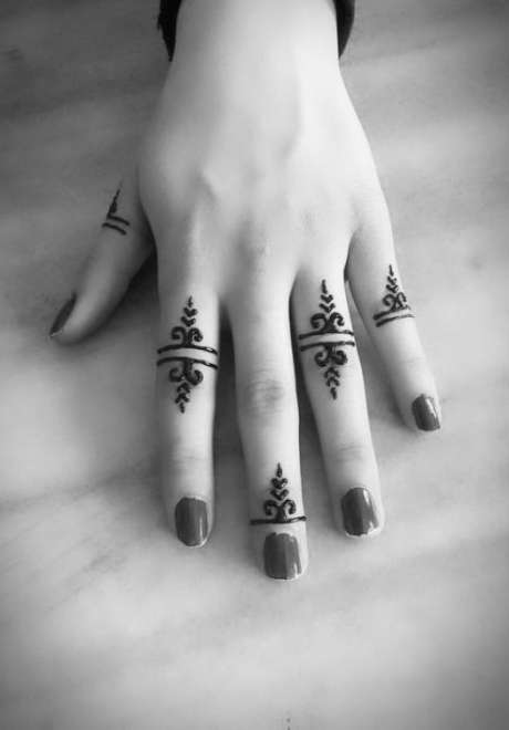 Simple Henna Design