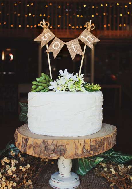 Beautiful Engagement Cakes You Will Love