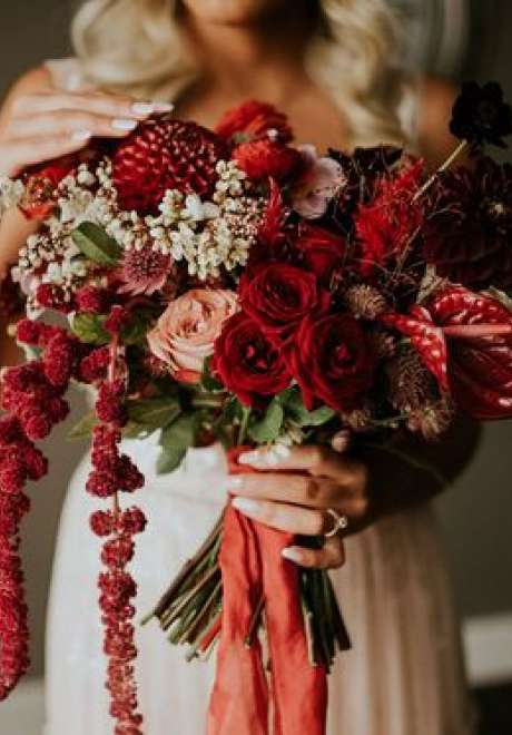 Beautiful Red Wedding Bouquet Ideas