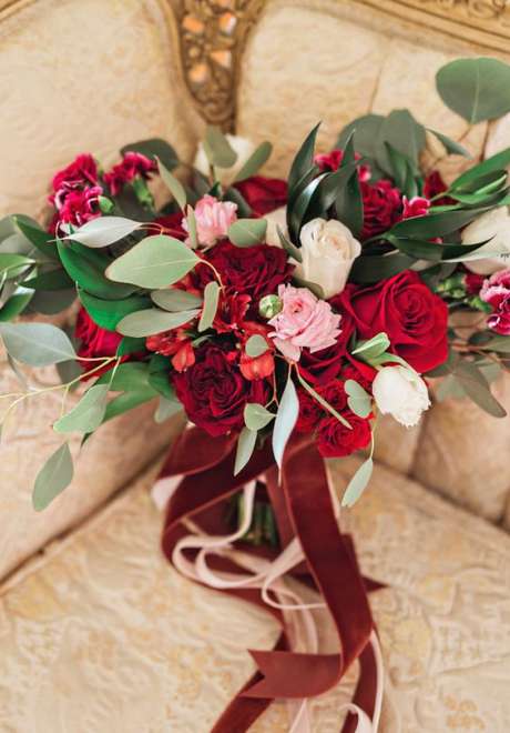 Beautiful Red Wedding Bouquet Ideas