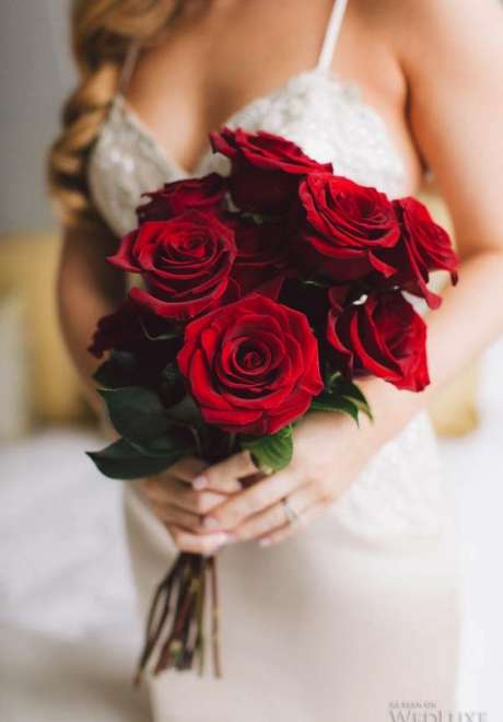 Beautiful Red Wedding Bouquet Ideas