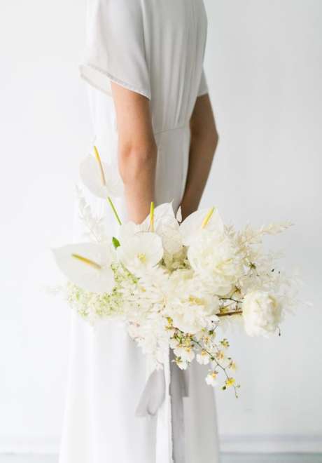 Pretty White Wedding Bouquet Ideas