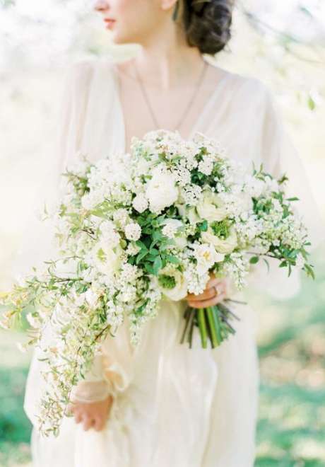 Pretty White Wedding Bouquet Ideas