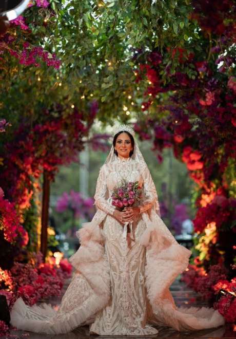 حفل زفاف نابض بالحياة والحيوية في القاهرة