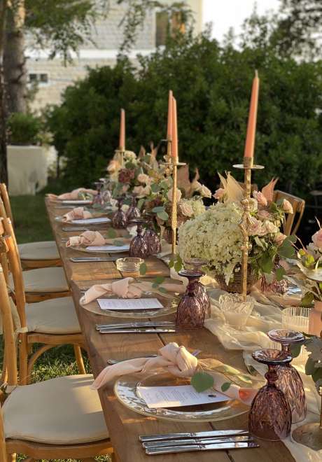 حفل زفاف صيفي باللون الوردي في لبنان 