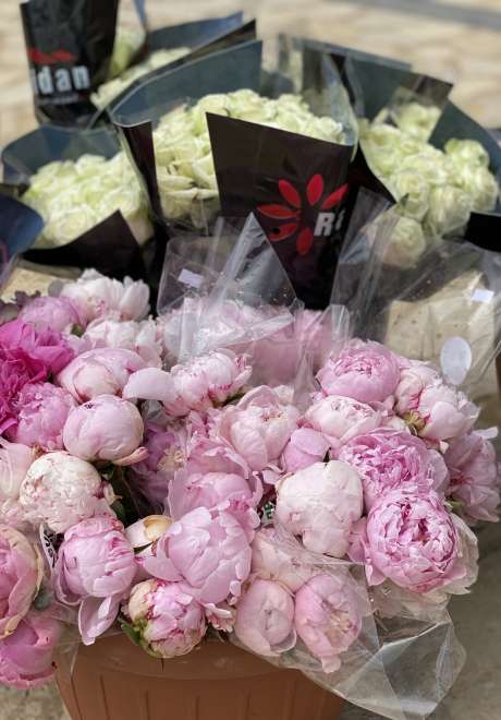 حفل زفاف بثيم تدرجات اللون الوردي في لبنان