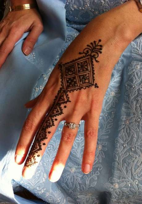 Simple Henna Bridal Designs