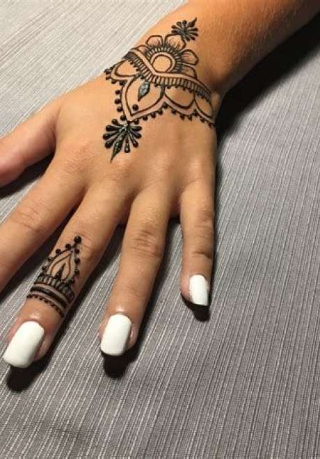 Simple Henna Tattoos