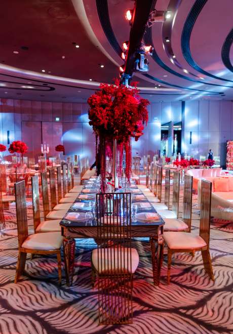حفل زفاف رومانسي باللون الأحمر في دبي 