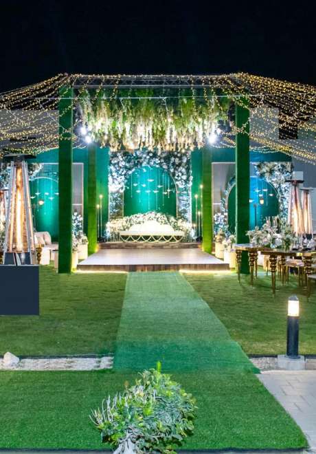 حفل زفاف خارجي في الحديقة في الدوحة 