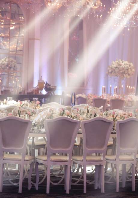 حفل زفاف ساحر مزين بالزهور في لبنان