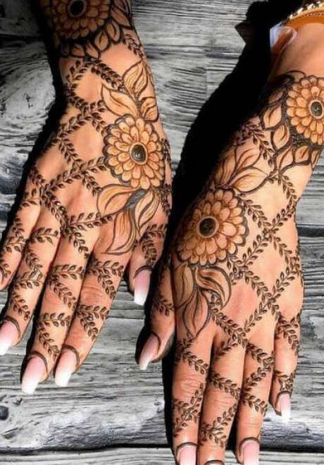 Indian Henna for Your Arabian Wedding