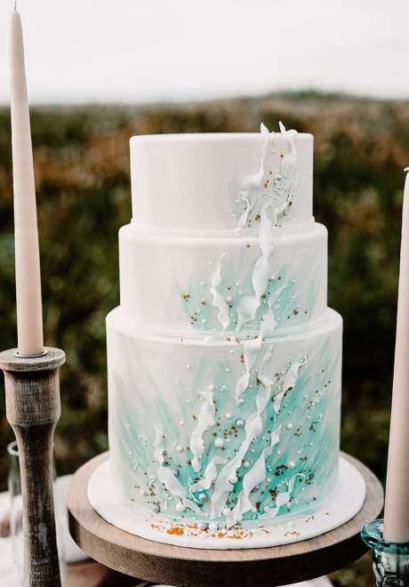 Beautiful Beach Wedding Cakes for Your Seaside Wedding