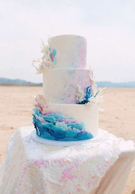 Beautiful Beach Wedding Cakes for Your Seaside Wedding