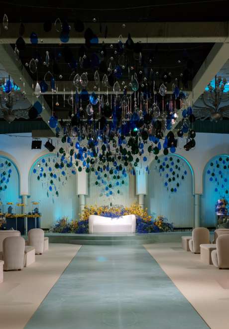 حفلة خطوبة باللون الأزرق الكريستالي في دبي