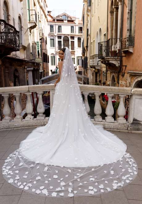 The 2023 “Dolce Luna di Miele” Bridal Collection by Oksana Mukha