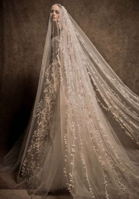 كريكور جابوتيان يطلق أحدث مجموعة لفساتين الزفاف