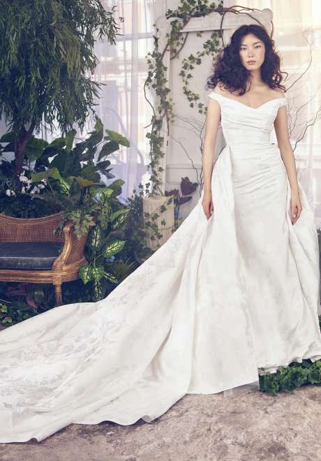 مجموعة فساتين زفاف إينيس دي سانتو لخريف وشتاء 2023