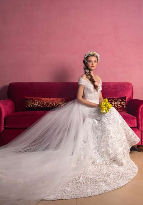 مجموعة فساتين زفاف الأحلام الجميلة لعام 2023 من تصميم ريم عكرا