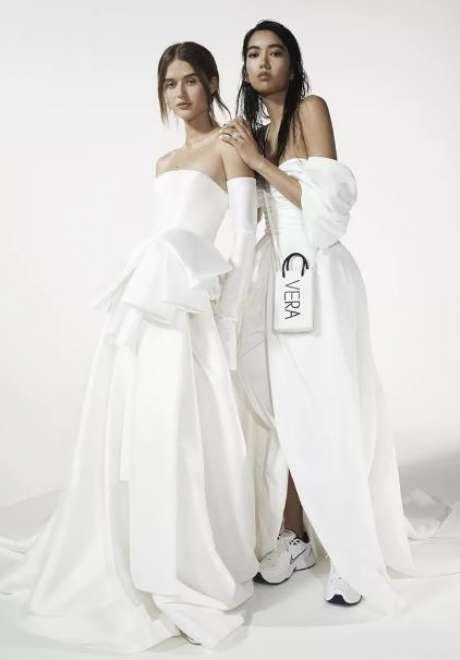 مجموعة فساتين زفاف فيرا وانغ لعام 2023