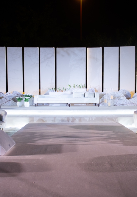 A Tulip Filled All-White Wedding in Qatar