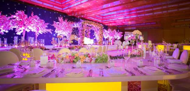 باقة الزفاف المرجانية - فندق ريتز كارلتون مركز دبي المالي العالمي 